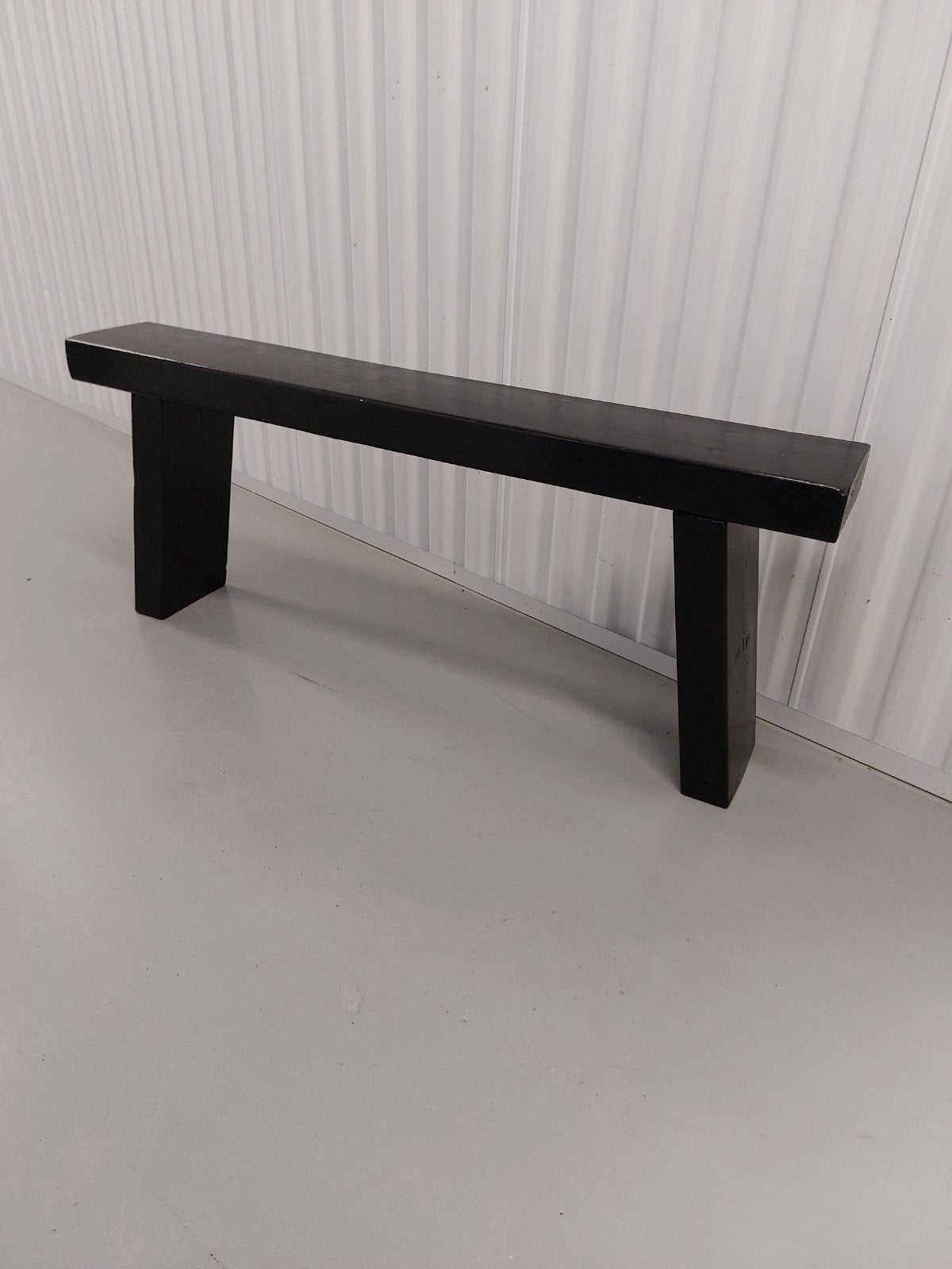 Strak zwart houten bankje, Huis en Inrichting, Stoelen, Ophalen, Gebruikt, Zwart, Eén