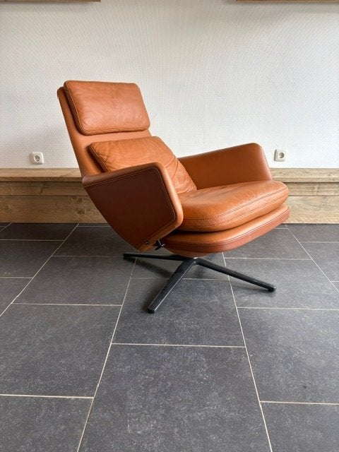 Vitra Grand Relax fauteuil, cognac leder , 2024, Vitra, Design, 75 tot 100 cm, Ophalen of Verzenden