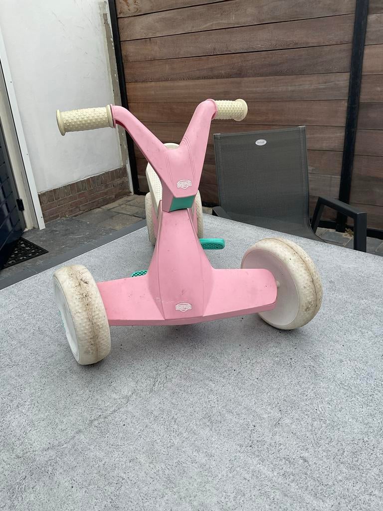 BERG GO² Roze Loopfiets en Skelter met inklapbare trappers, Ophalen, Zo goed als nieuw, Loopfiets