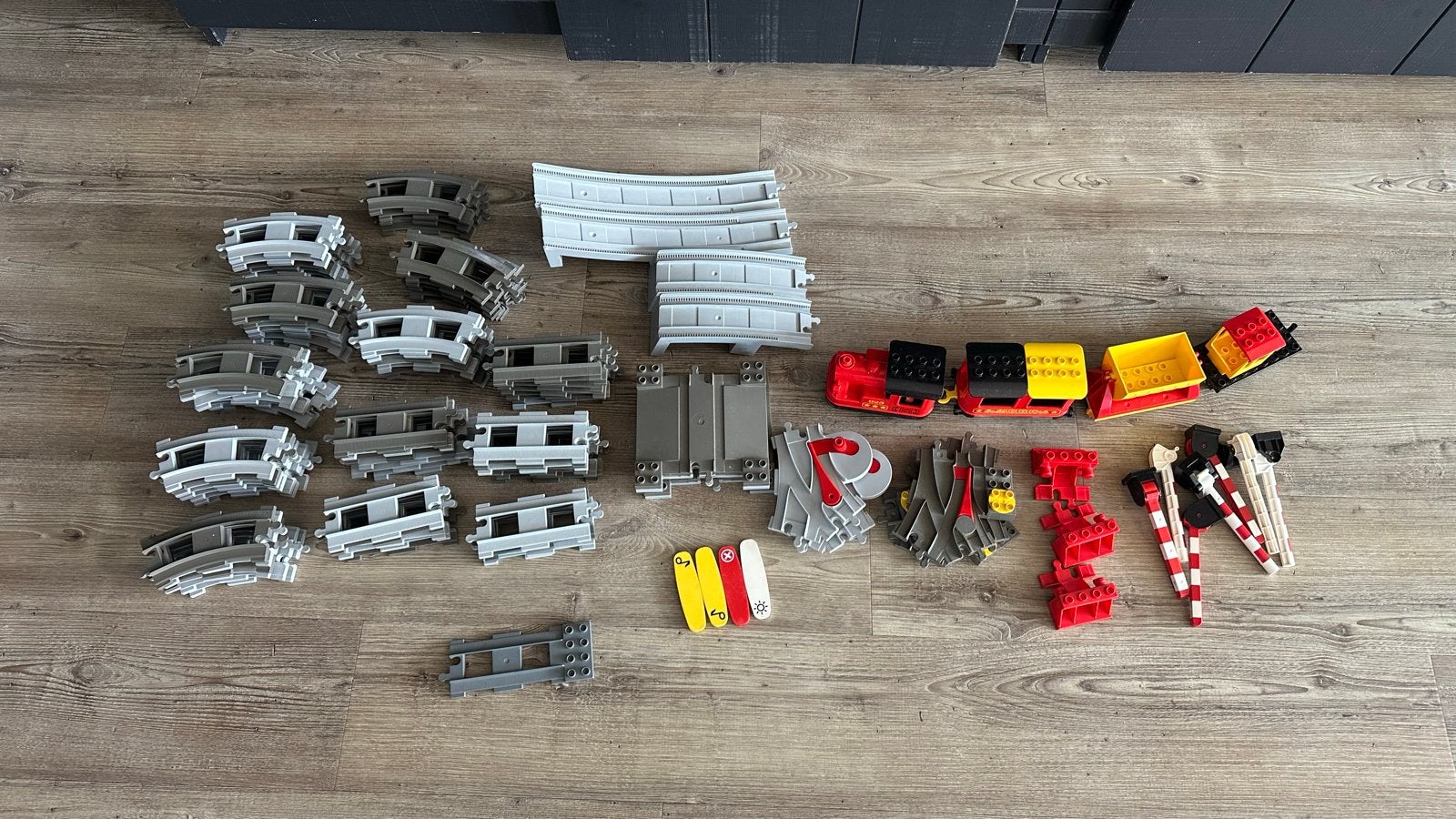Lego Duplo Trein met locomotief, rails, wissels en brug, Ophalen, Gebruikt, Duplo, Inclusief accessoires