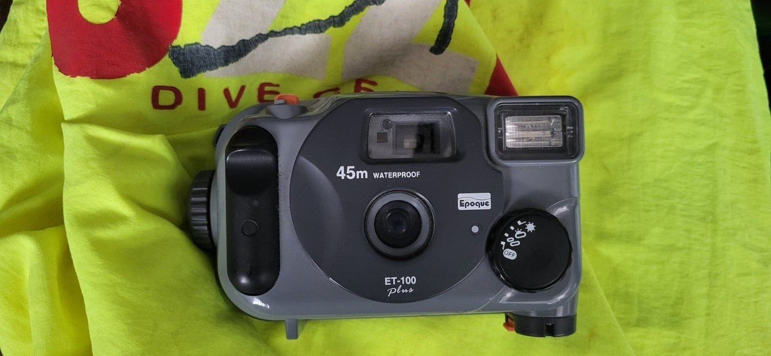 Onderwatercamera - Epove ET-100 Plus 45m Waterproof, Inclusief onderwaterhuis, Ophalen of Verzenden, Overige merken, Camera