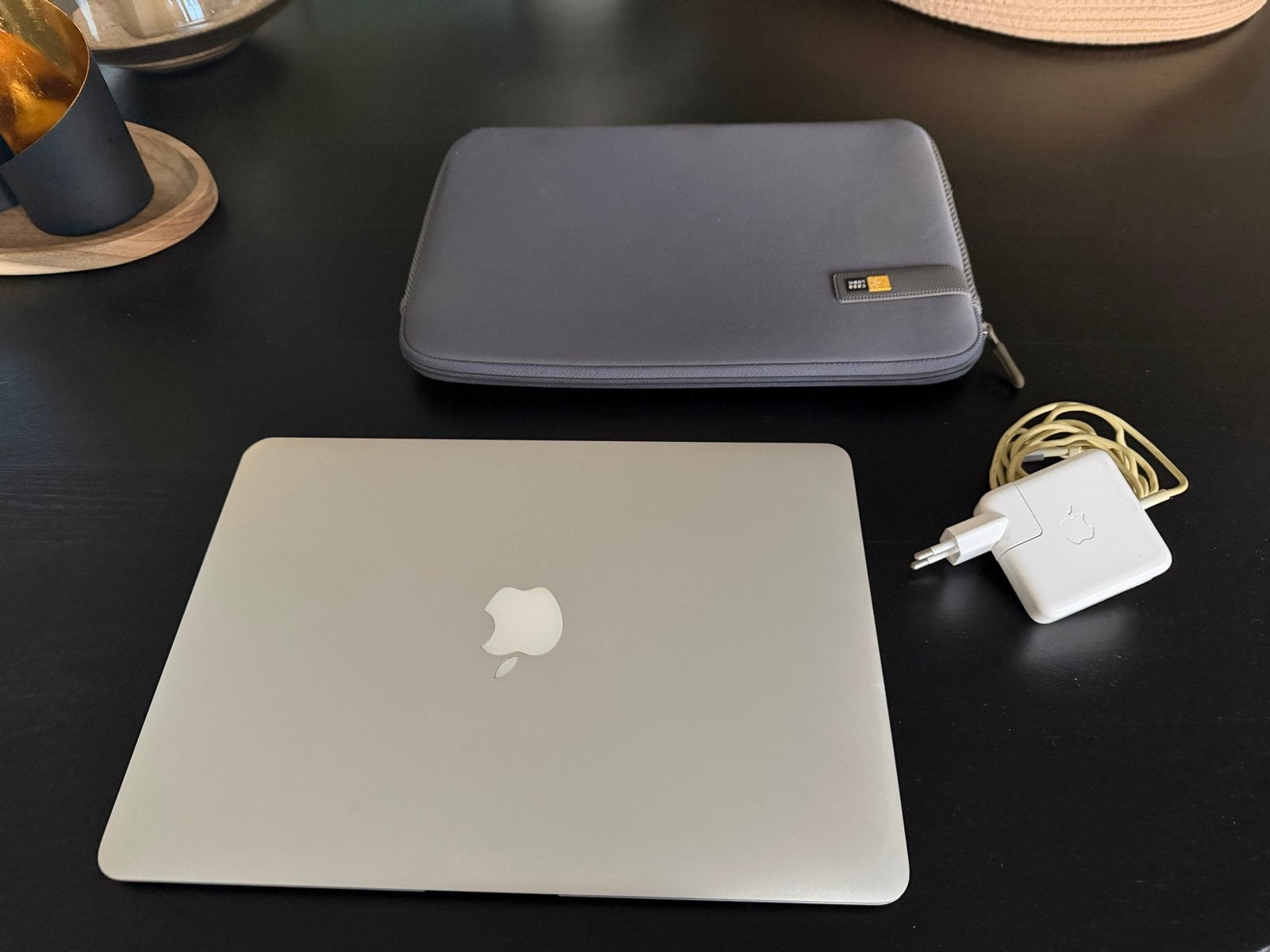 MacBook Air 13 inch (2015) met oplader en hoes, Computers en Software, Gebruikt, Qwerty, 8 GB, 13 inch