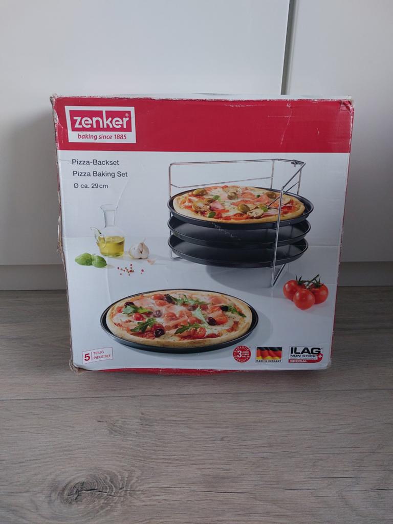 Zenker Pizza Bakset - 3 Pizza Bakvormen met Houder, Ophalen