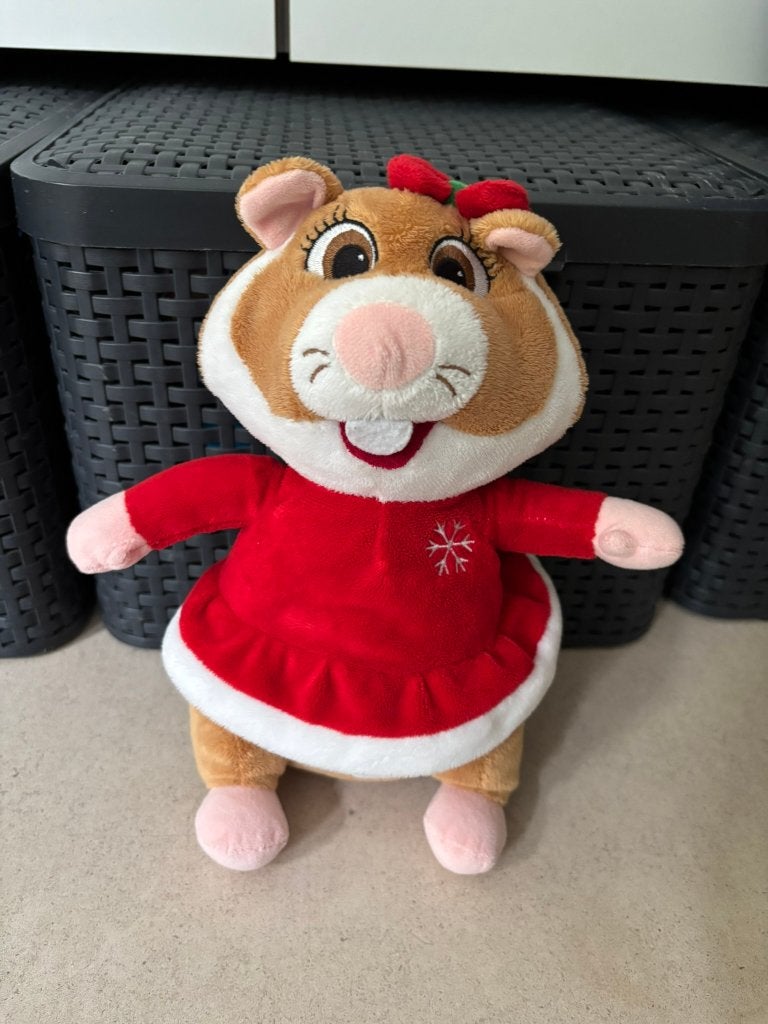 Ah schattige hamster knuffel in kerstjurk albert heijn!, Hamster, Ophalen of Verzenden, Zo goed als nieuw, Middelgroot (20 tot 80 cm)