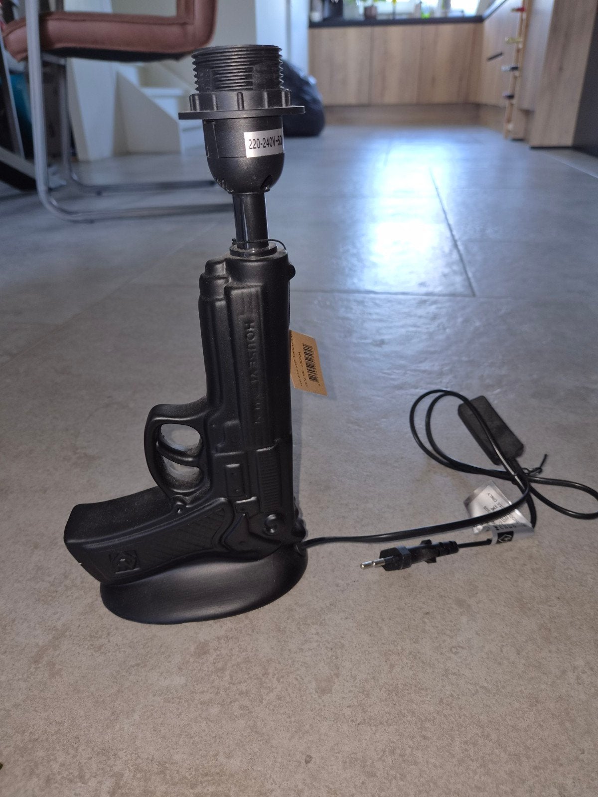 Unieke Gun Lamp Zwart - Tafellamp in pistoolvorm, Ophalen, Overige merken, Kunststof, Zwart