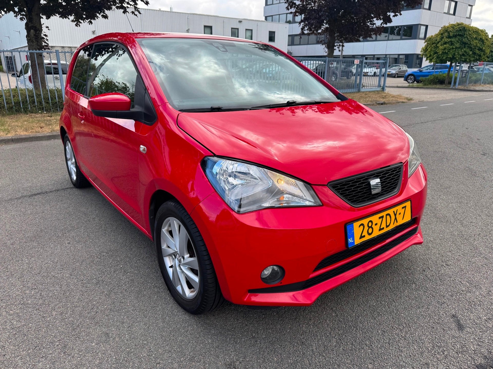 Seat Mii 1.0 Style Sport AUTOMAAT Navi PDC Airco APK, Euro 5, Stof, Gebruikt, Zwart