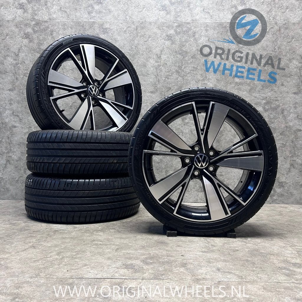 18 inch originele Bakersfield velgen + zomerbanden VW Golf 8, Auto-onderdelen, Banden en Velgen, 18 inch, Gebruikt, Banden en Velgen