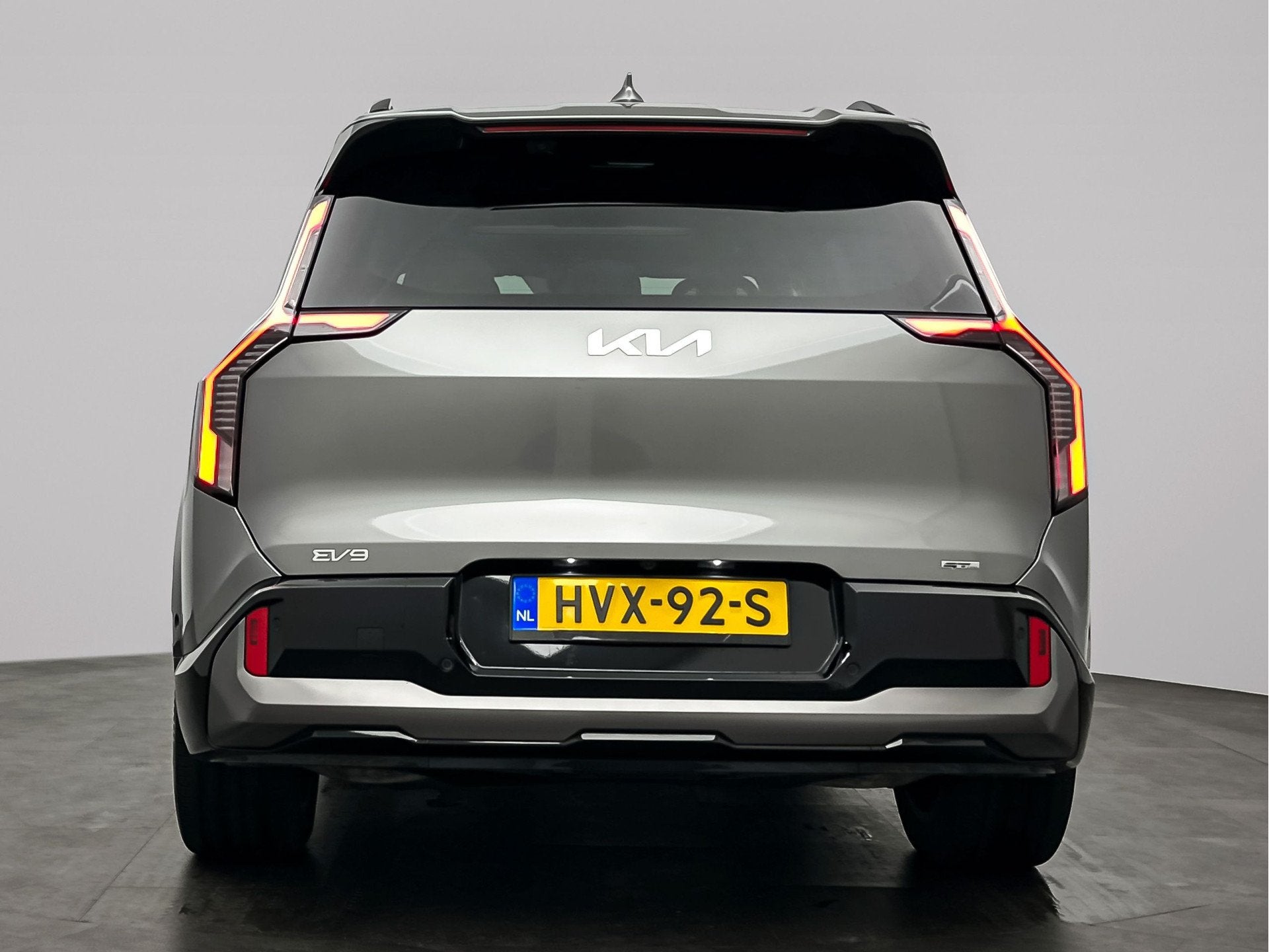 Kia EV9 GT-Line AWD 99.8 kWh | Schuifkantel dak | 7 persoons, Auto's, Automaat, 12 maanden, 544 min, SUV of Terreinwagen