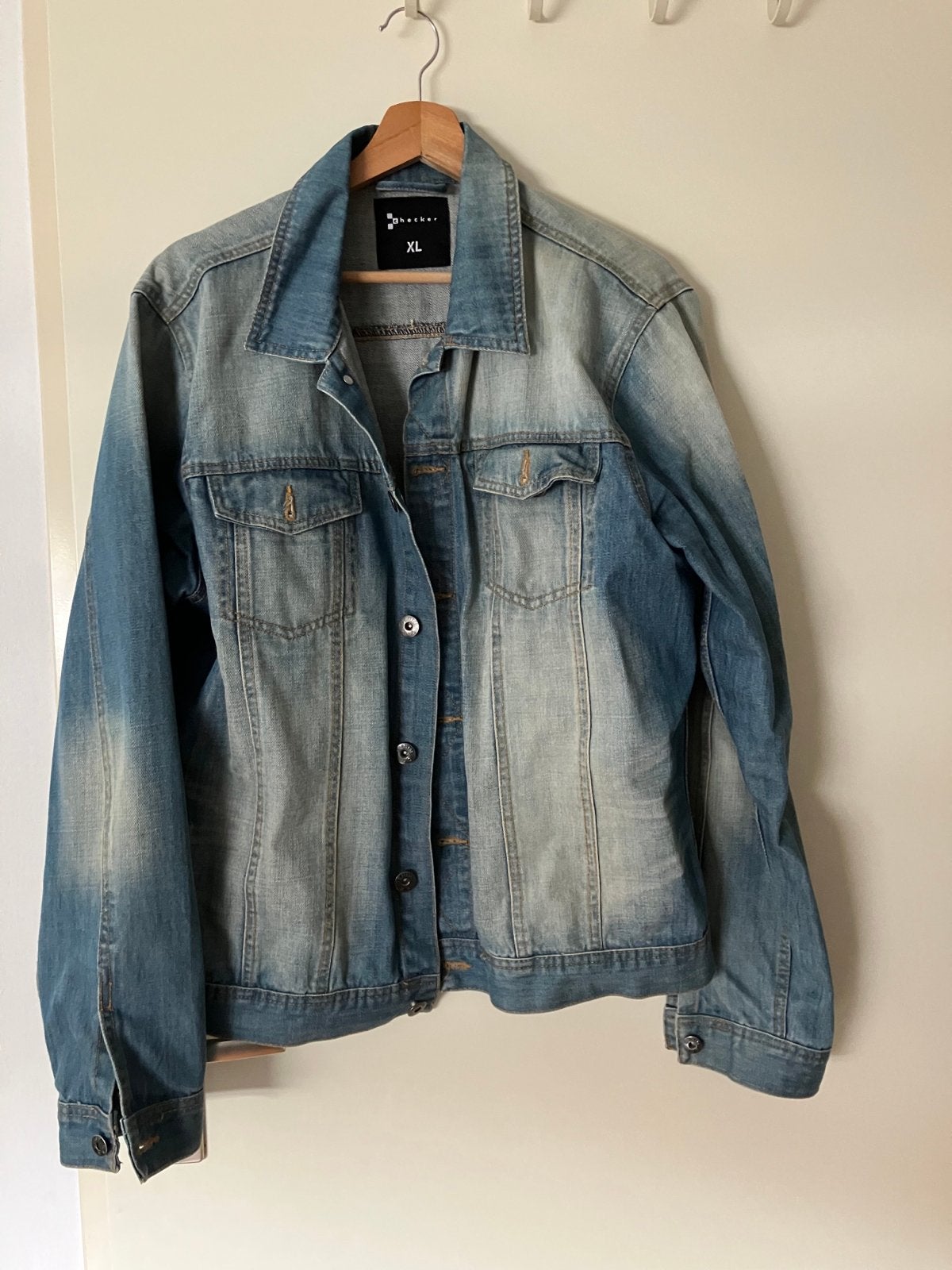 Stoere spijkerjas van Checker, maat XL, Ophalen of Verzenden, Zo goed als nieuw, Maat 56/58 (XL), Blauw