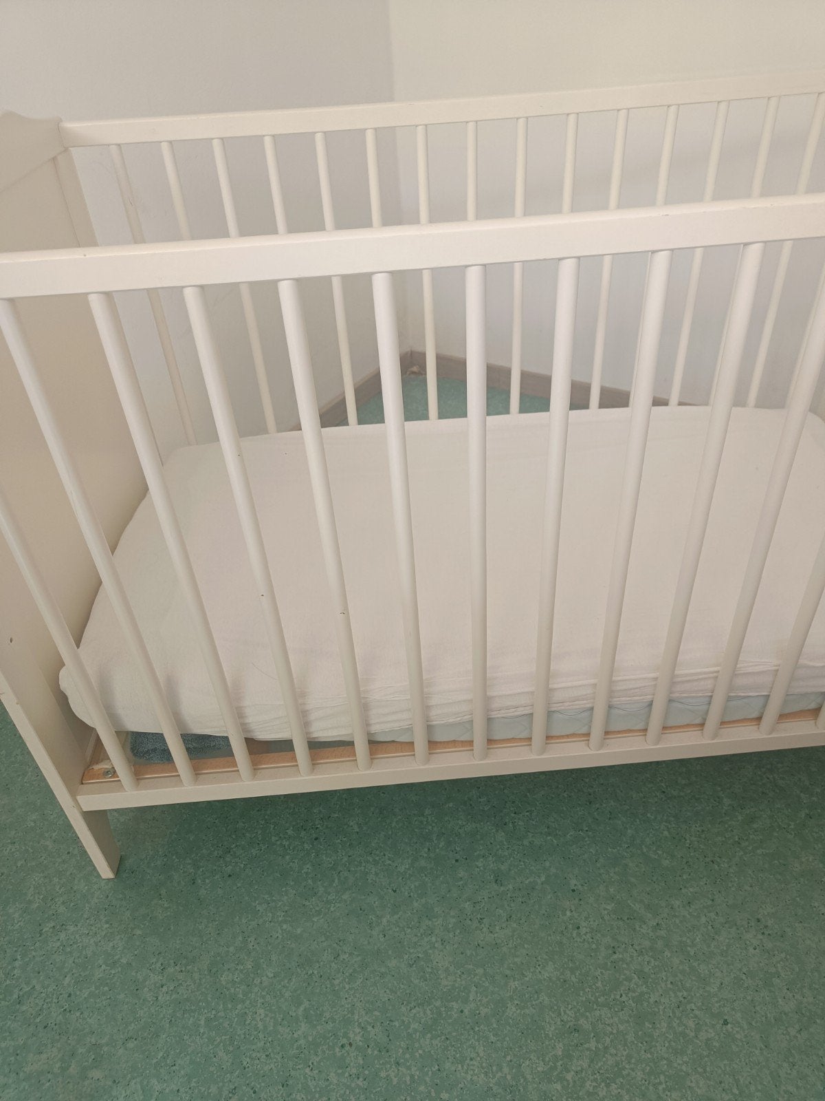 Kinderbedje met matrasje, Ophalen of Verzenden, Gebruikt, Minder dan 140 cm, 70 tot 85 cm