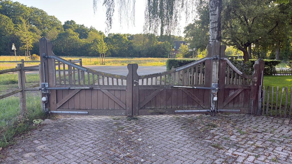 Poort in Hout met elektrice open zelf weghalen !, Ophalen, Met poort, Geen, Hardhout