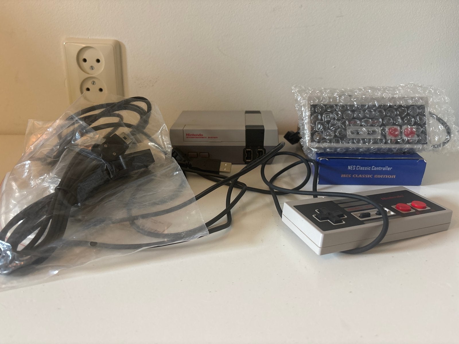 Nintendo Classic Mini NES - Inclusief 2 controllers, Spelcomputers en Games, Spelcomputers | Nintendo NES, Ophalen, Zo goed als nieuw