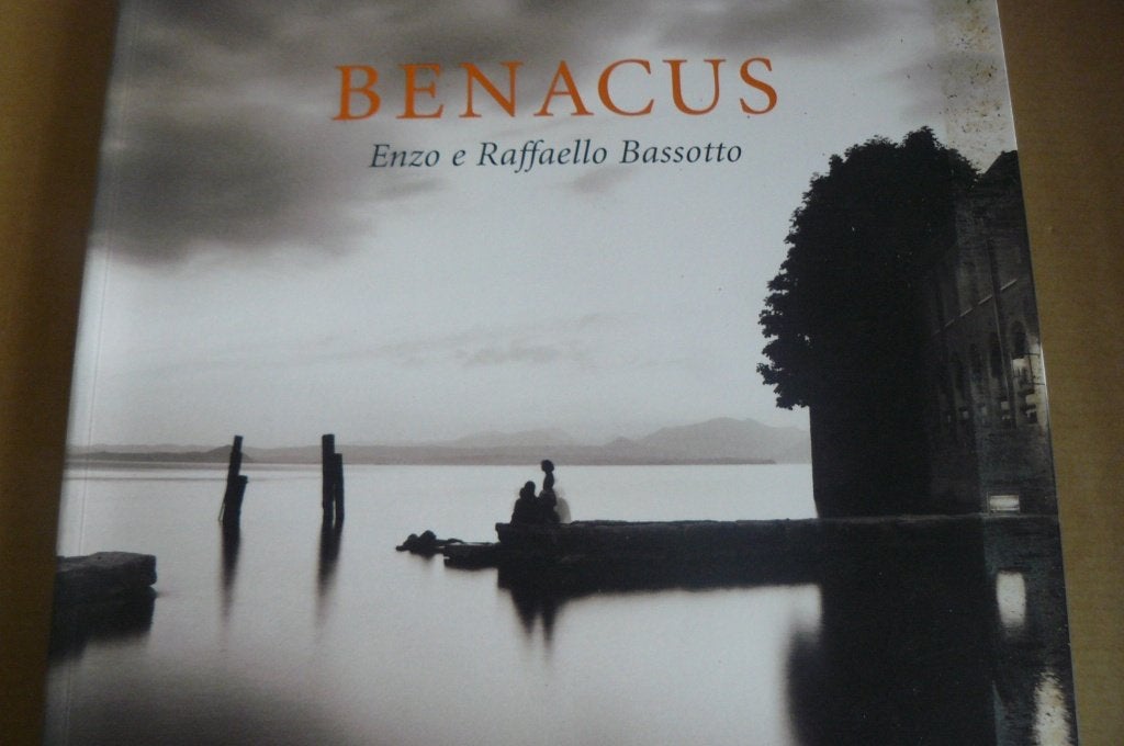 ENZO E RAFFAELLO BASSOTTO / Gardameer / Benacus, Ophalen of Verzenden, Gelezen, Fotografen