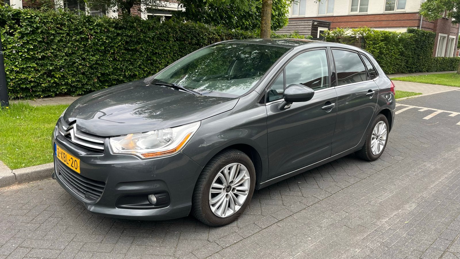 Citroën C4 (airco, parkeersensoren, trekhaak, APK), Stof, 1550 kg, 1199 cc, Origineel Nederlands