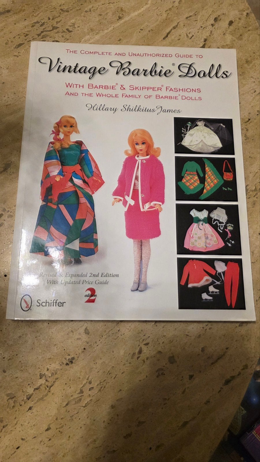Vintage Barbie Dolls Boek - Complete Gids, Ophalen of Verzenden, Gelezen