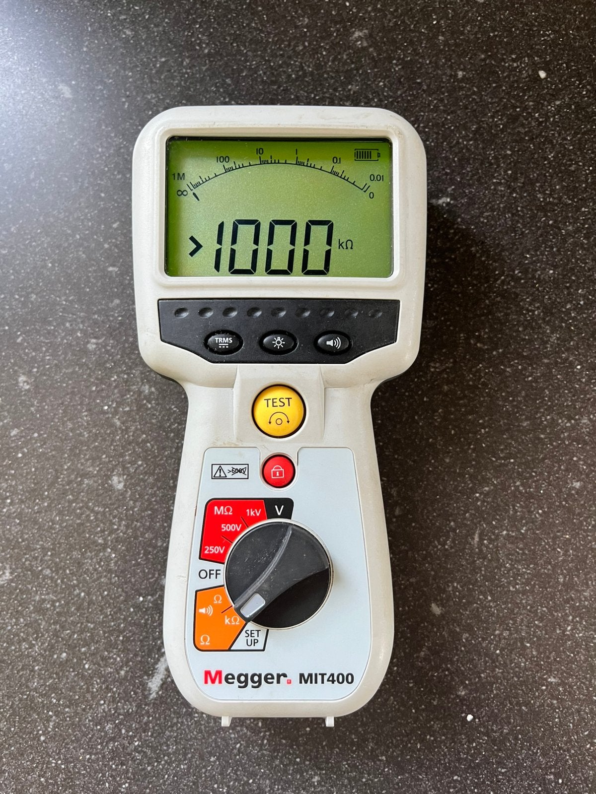 Megger MIT400, Doe-het-zelf en Verbouw, Meetapparatuur, Ophalen of Verzenden, Zo goed als nieuw, Elektriciteit
