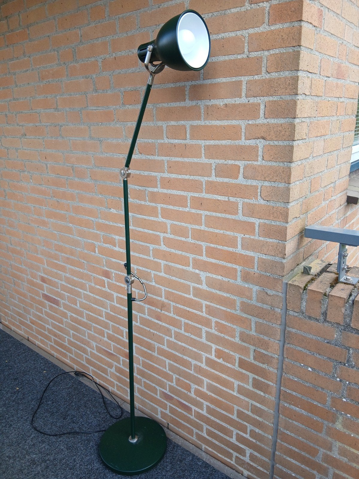 Groene vloerlamp van IKEA - Verstelbaar en stijlvol, Ophalen, Gebruikt, Modern, Industrieel, E27 (groot)