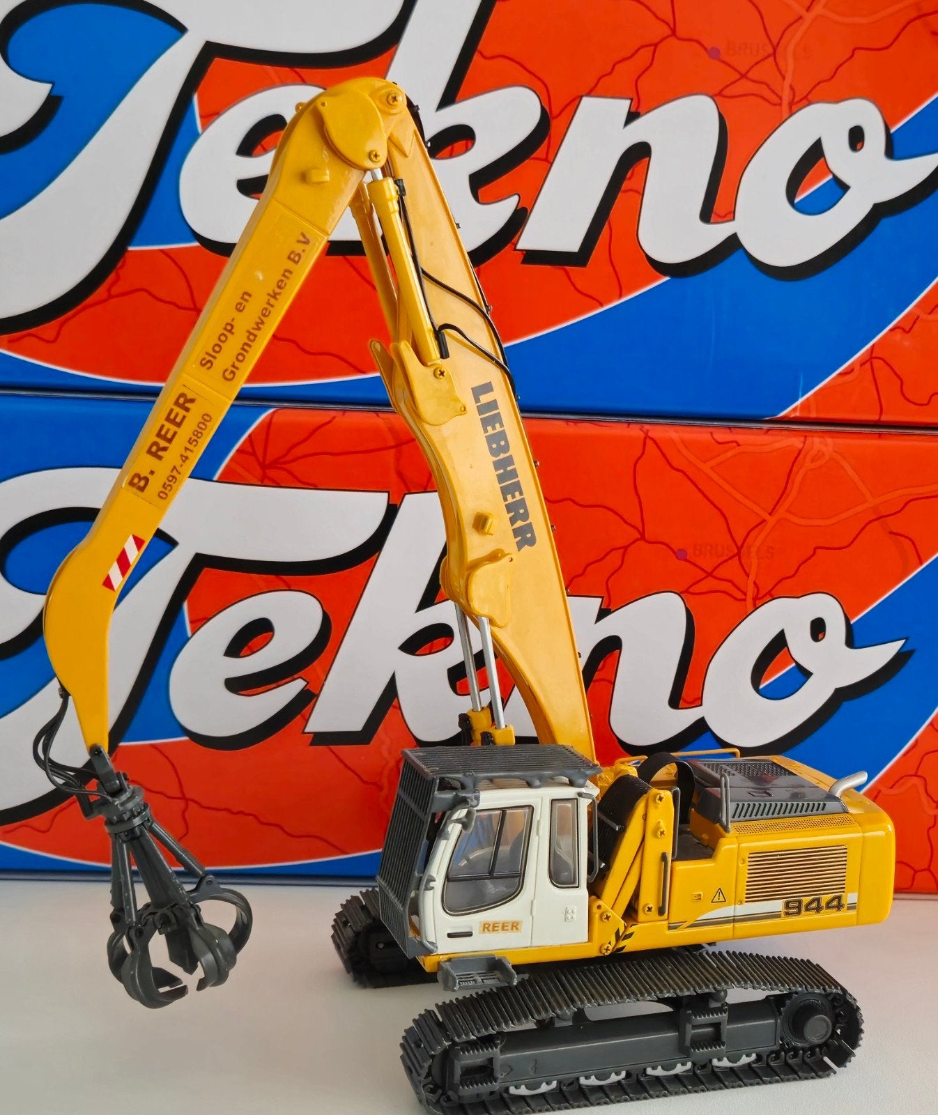 Universal Hobbies LIEBHERR R 944C, Hobby en Vrije tijd, Ophalen of Verzenden, Zo goed als nieuw, Hijskraan, Tractor of Landbouw