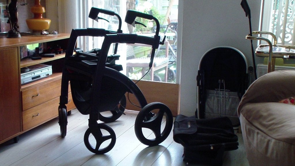 rollz motion rollator  2 in 1, Diversen, Rolstoelen, Ophalen, Inklapbaar, Zo goed als nieuw, Duwrolstoel
