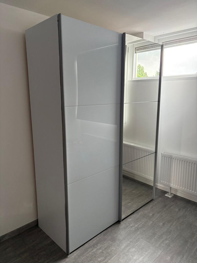 Kast KIXX II schuifdeuren met spiegel!, Ophalen, Zo goed als nieuw