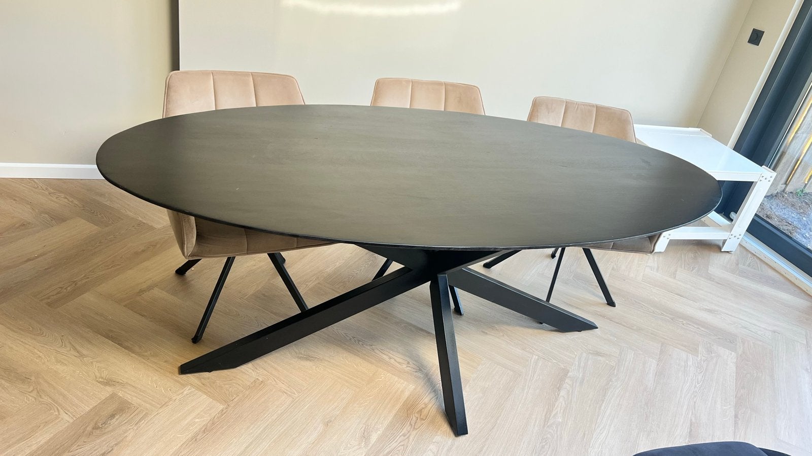 Ovale eettafel zwart 210x100 cm, Huis en Inrichting, Ophalen, Gebruikt, 100 tot 150 cm, 200 cm of meer