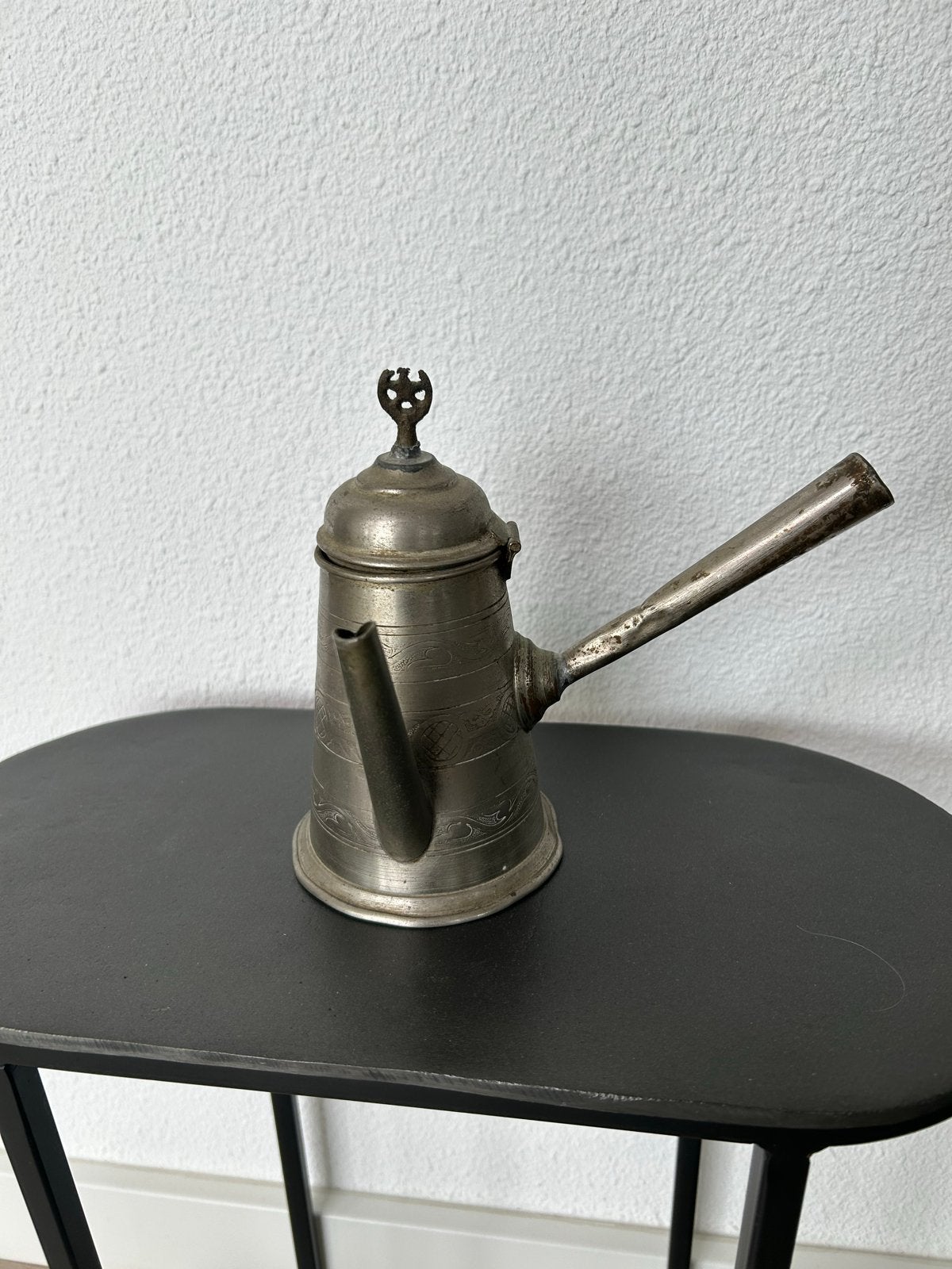 Antieke tinnen koffiekan met gravures, Ophalen of Verzenden