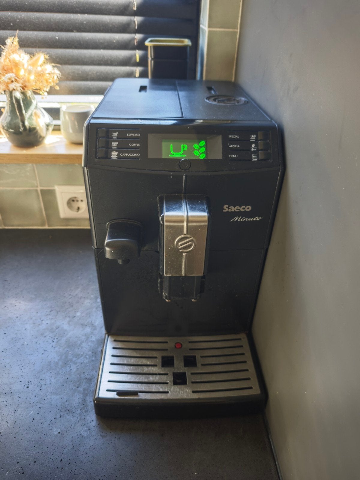 Philips Saeco Minuto koffiemachine - bonenkoffie, Witgoed en Apparatuur, Ophalen of Verzenden, Koffiemachine, Koffiebonen