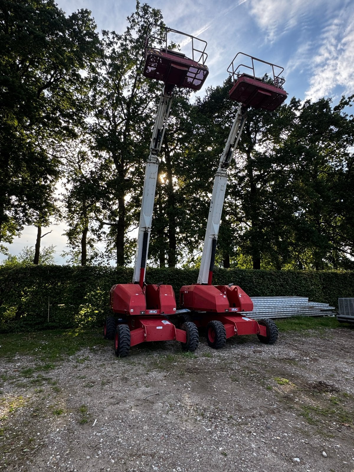 Te koop hoogwerkers 16 meter werkhoogte