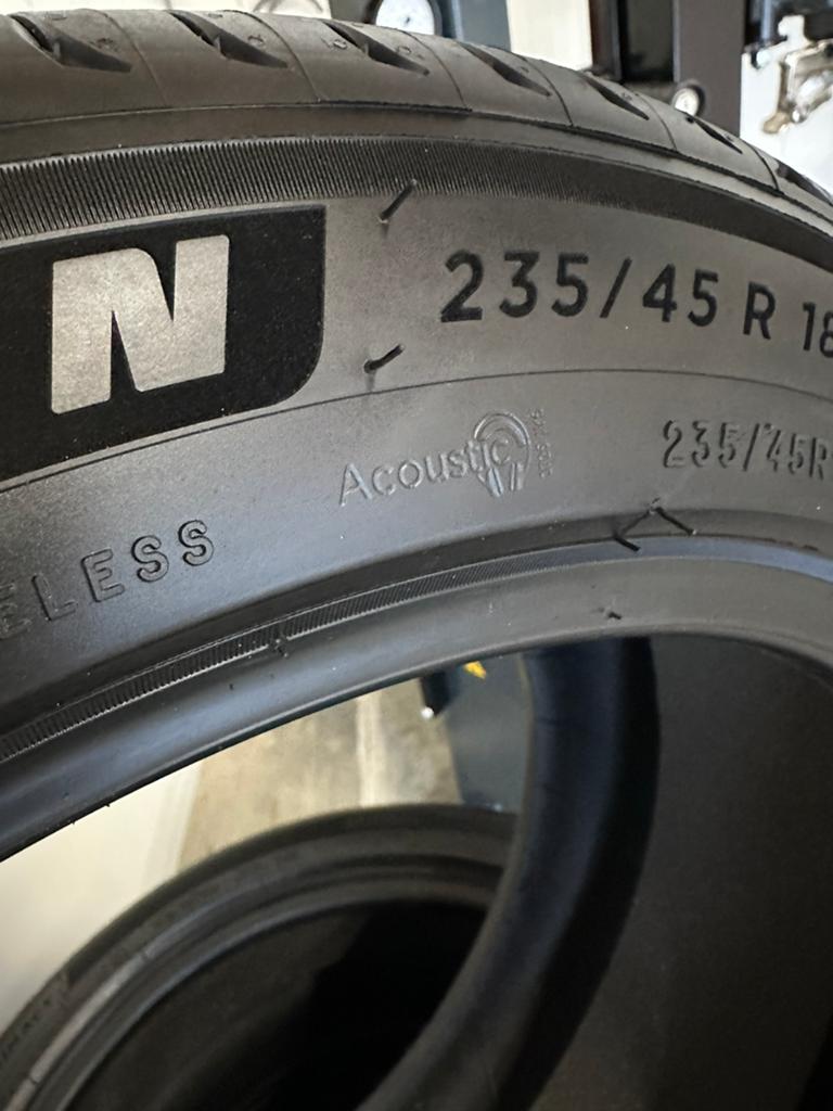 4 Stuks Michelin 235 45 18 Zomerbanden Inclusief Montage, Auto-onderdelen, Banden en Velgen, 18 inch, 235/45 R18, Nieuw, Ophalen of Verzenden
