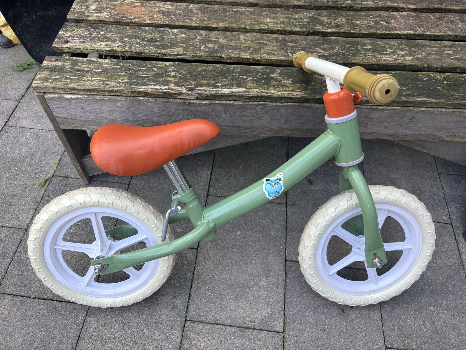 Foto 3 van Groene loopfiets voor kinderen