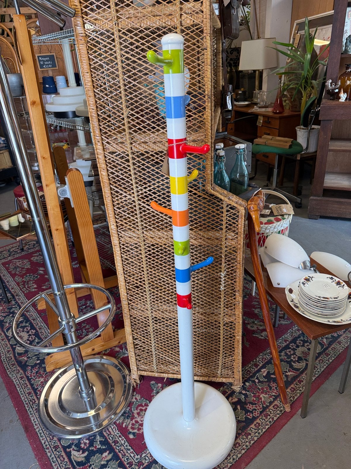 Retro IKEA Krokig kapstok jaren '80 - Kleurrijk en Speels, Huis en Inrichting, Ophalen, Kunststof, Gebruikt, 100 tot 150 cm