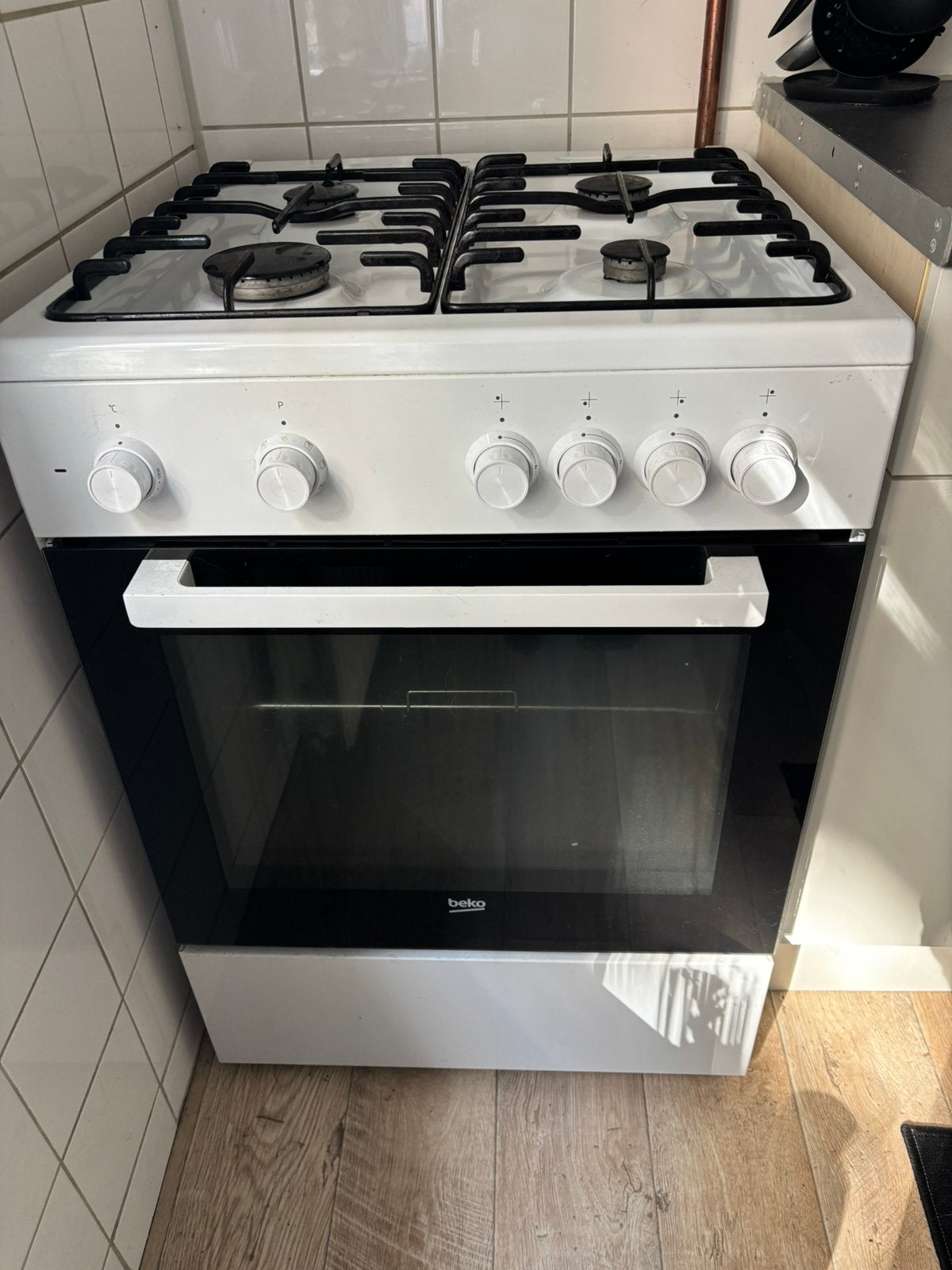 Gasfornuis met oven, Ophalen, 4 kookzones, Zo goed als nieuw, Gas