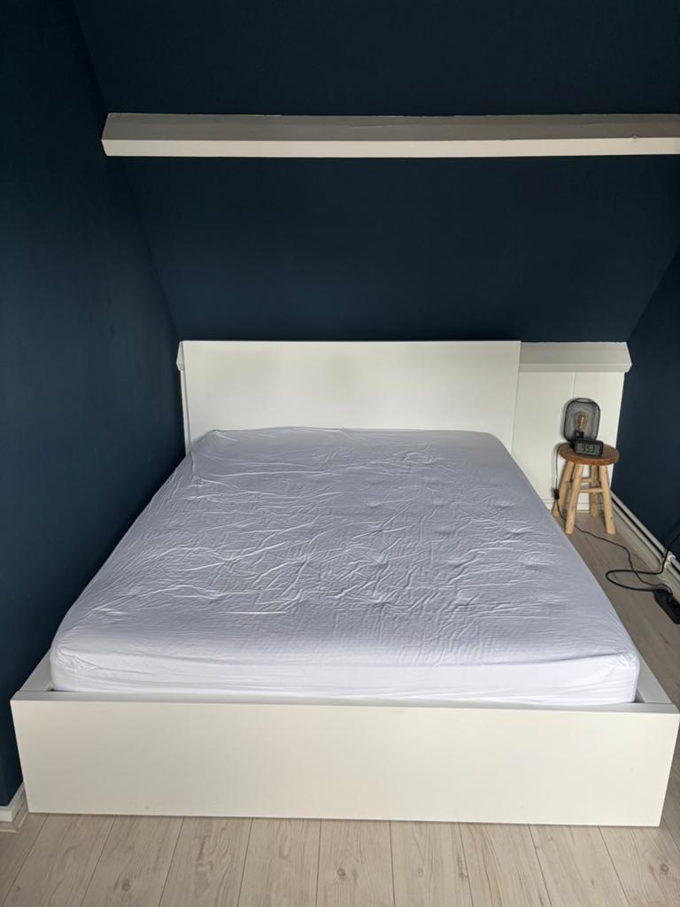 Ikea bed met bedframe 160x200 met dik matras 23cm, Huis en Inrichting, Slaapkamer | Bedden, Ophalen, Gebruikt, Wit, Tweepersoons
