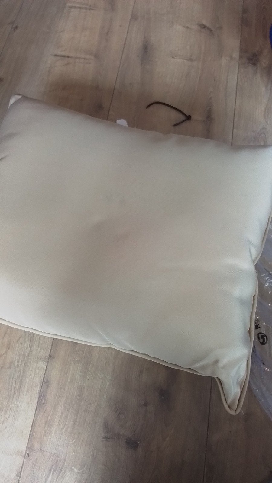Nieuwe beige kussens, set van 2, Ophalen, Overige merken, Inclusief binnenkussen, Beige