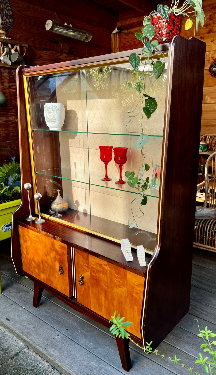 MCM Teakhout Highboard Vitrinekast Glas Schuifdeur Messing, Ophalen, Gebruikt, 100 tot 150 cm, 150 tot 200 cm