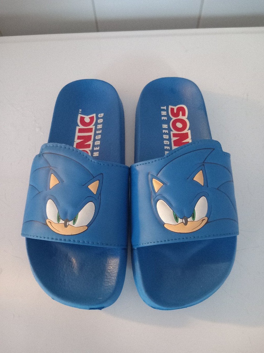 Sonic badslippers mt 32/33 (Nijmegen oost), Overige typen, Ophalen of Verzenden, Zo goed als nieuw, Jongen