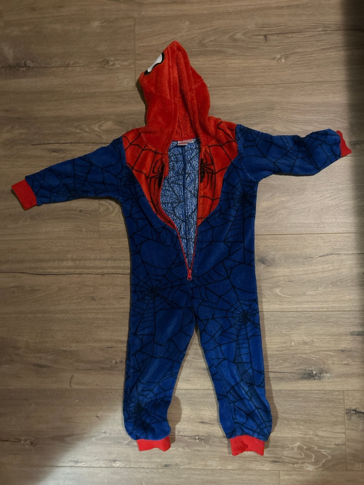 Spiderman Onesie Maat 98/104 - Comfortabele Nachtkleding, Ophalen, Gebruikt, Jongen, Nacht- of Onderkleding