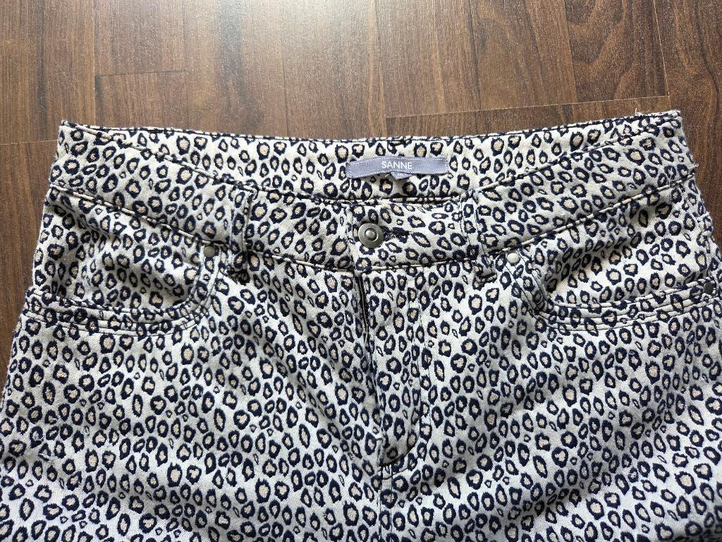 Sanne broek dierenprint maat 40 creme/blauw, Kleding | Dames, Maat 38/40 (M), Blauw, Ophalen of Verzenden, Zo goed als nieuw