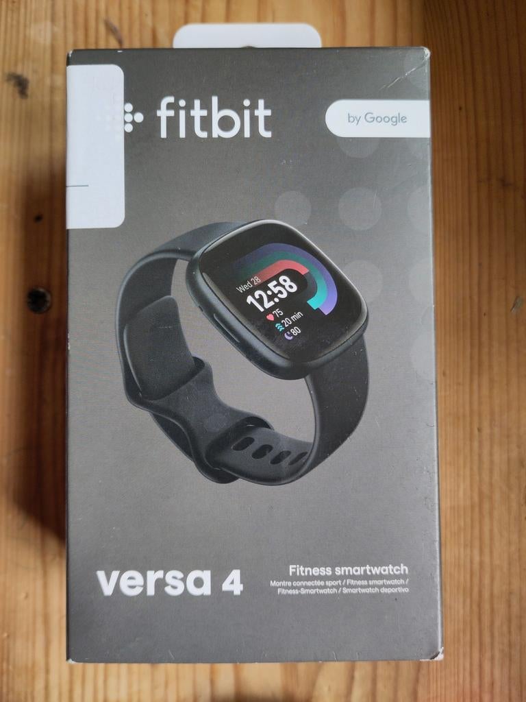 Fitbit Versa 4 Fitness Smartwatch Zwart, Sieraden, Tassen en Uiterlijk, Sporthorloges, Zwart, Ophalen of Verzenden, Zo goed als nieuw