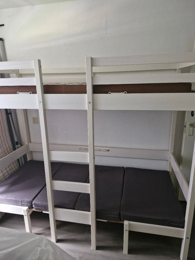 Wit stapelbed met ombouwfunctie naar tafel en bankjes, Ophalen, Verstelbaar, 90 cm, Eenpersoons