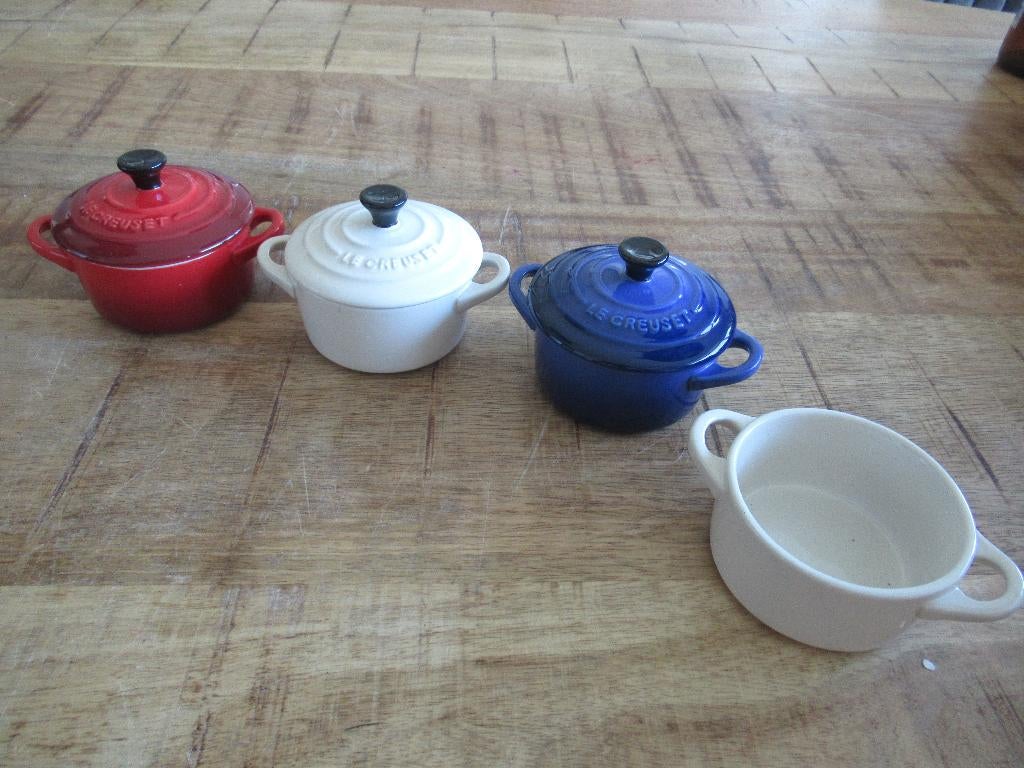 4 mini Le creuset pannetjes Bakjes Braadpanset van porcelein, Ophalen of Verzenden, Nieuw, Overige materialen, Overige typen