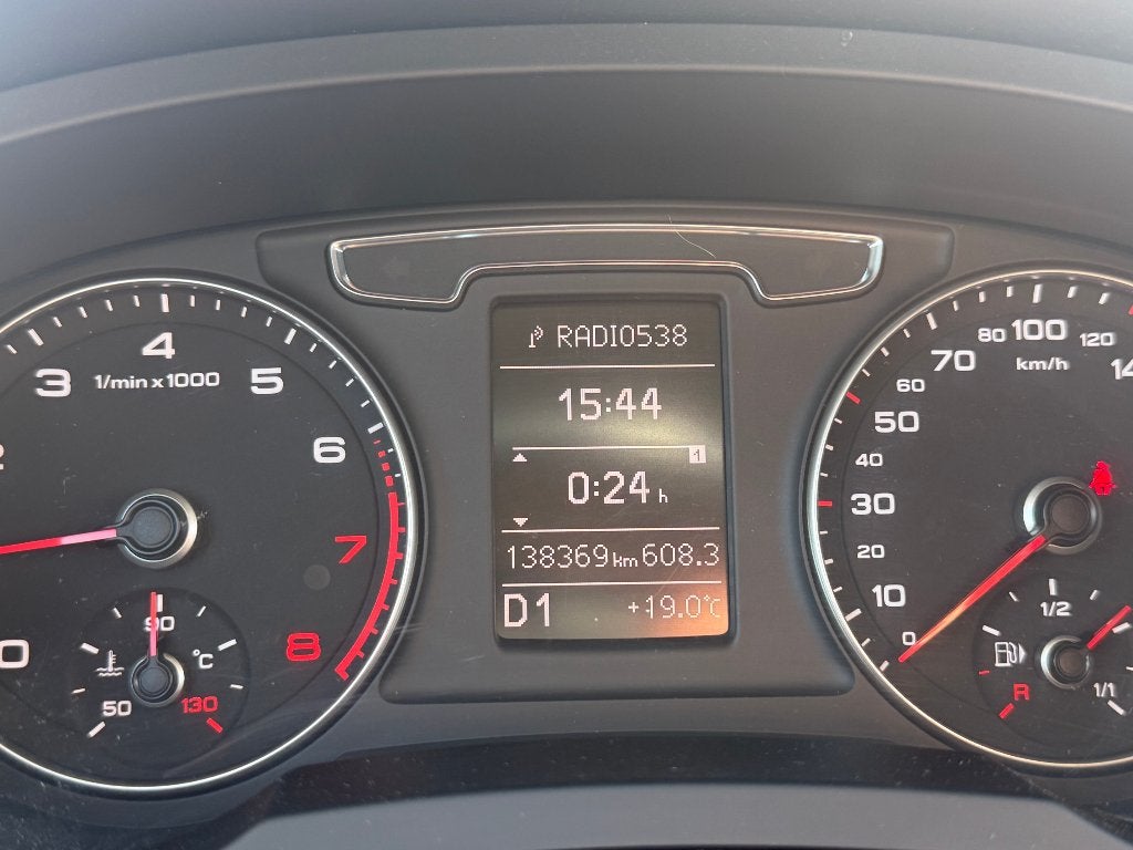 Foto 4 van Audi Q3 1.4 Tfsi 110KW S-tronic 2016 Wit