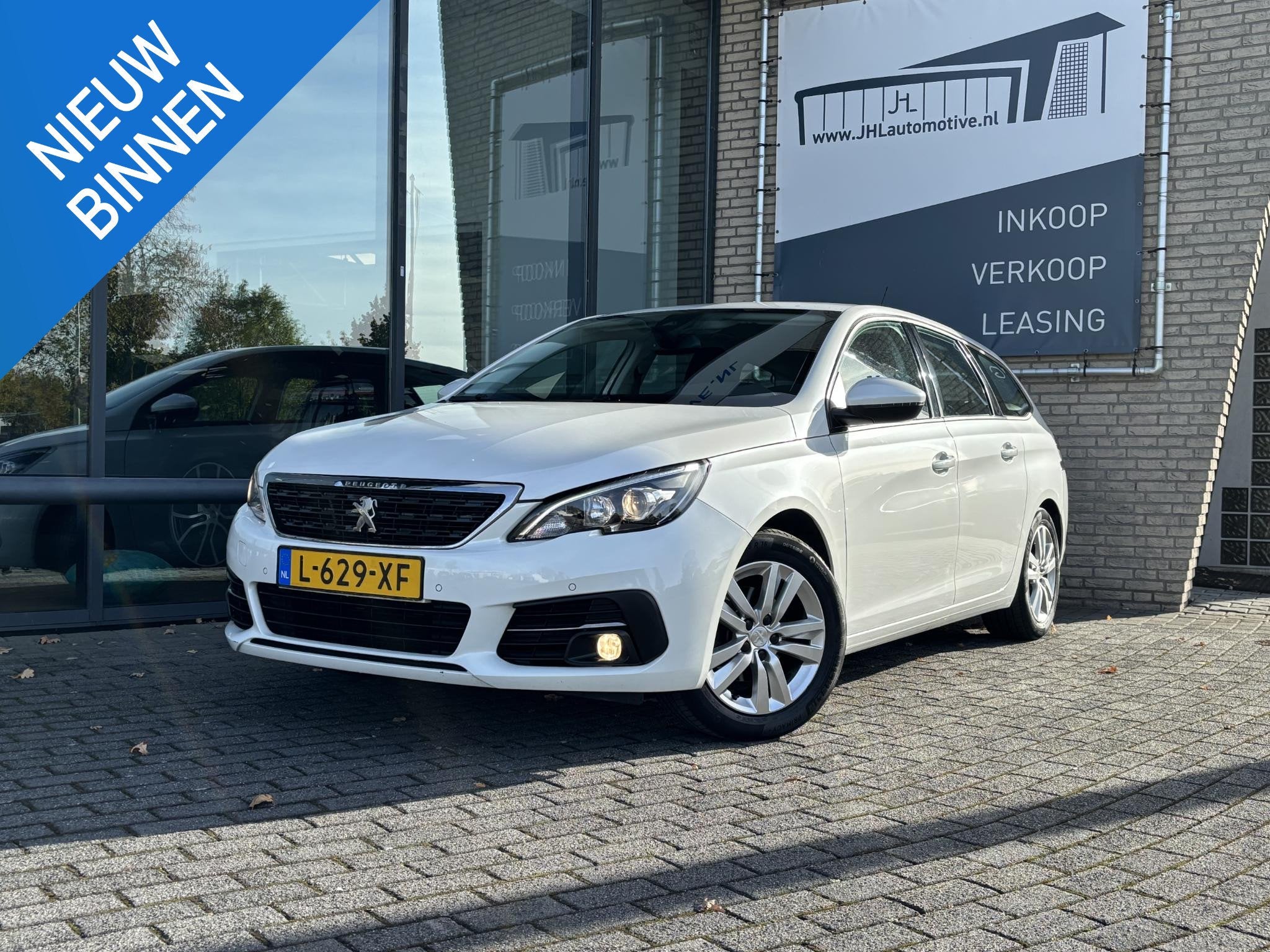 Peugeot 308 SW 1.2 *110PK*ECC*NAVI*CAM*HAAK*CRUISE*CARPLAY*, Auto's, Voorwielaandrijving, Stof, Gebruikt, 1199 cc