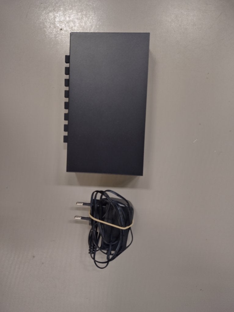 8 poorts 2,5 Gb / 10 Gb onbeheerde switch, Computers en Software, Ophalen of Verzenden, Zo goed als nieuw