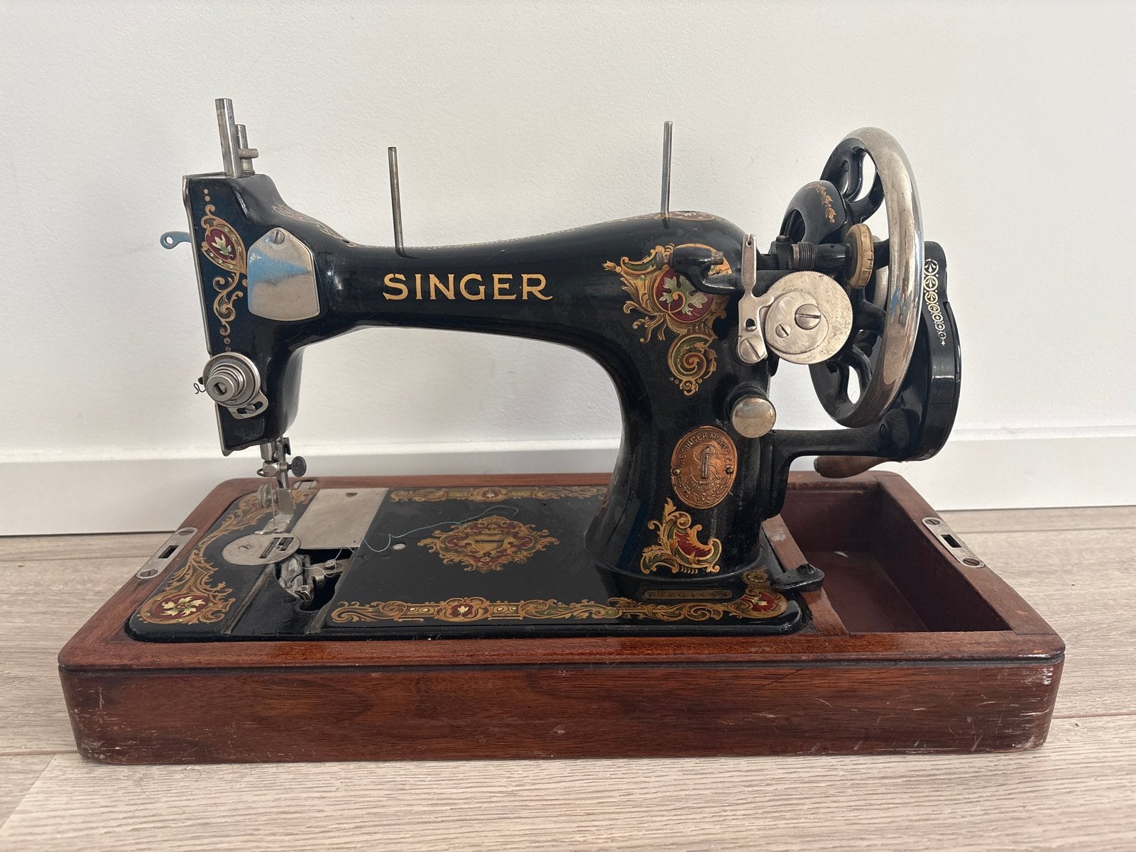 Antieke Singer Naaimachine - Decoratief met Naaispulletjes, Ophalen of Verzenden