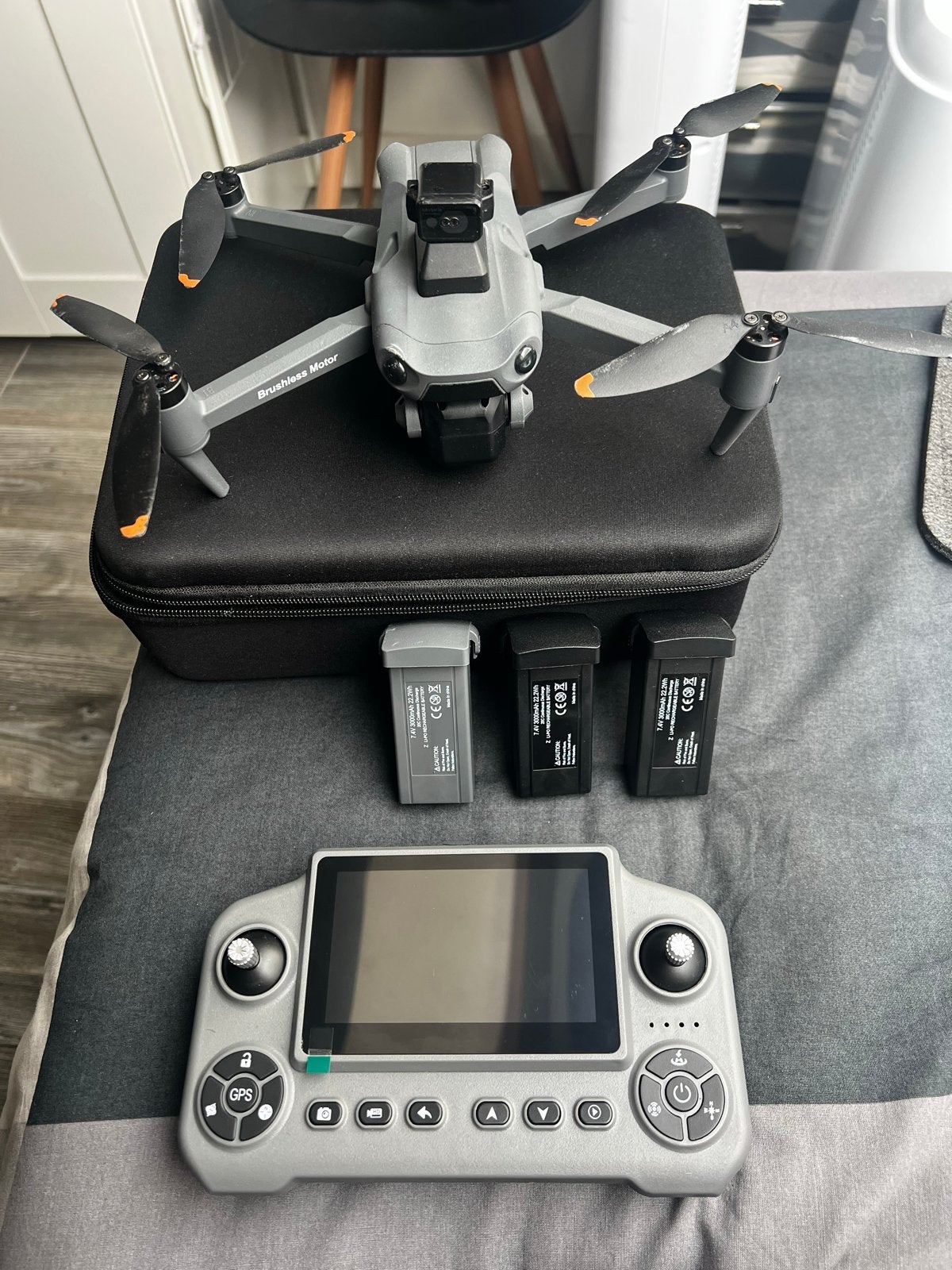 Drone met camera, afstandsbediening en 3 accu's, 250 tot 900 gram, 30 tot 45 minuten, Cameradrone, Ophalen of Verzenden