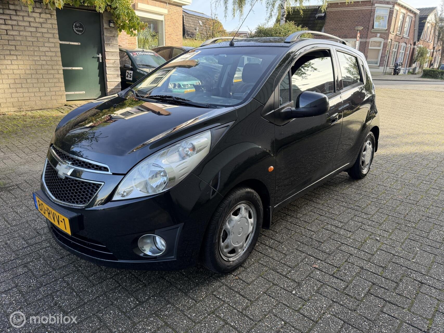 Chevrolet Spark 1.0 16V LS Bi-Fuel, Euro 5, 15 km/l, 4 cilinders, Zwart