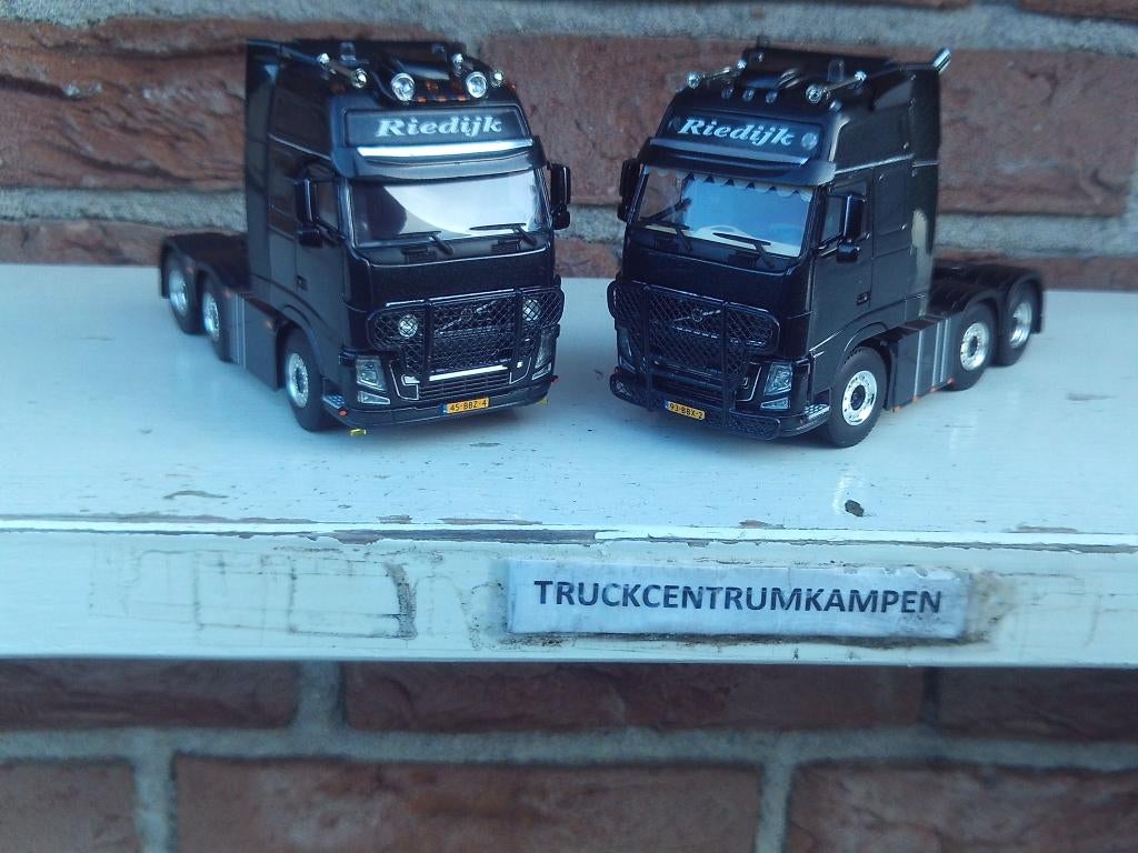 WSI  2 x Volvo  FH3  Globetrotter  XL  van  Riedijk.
