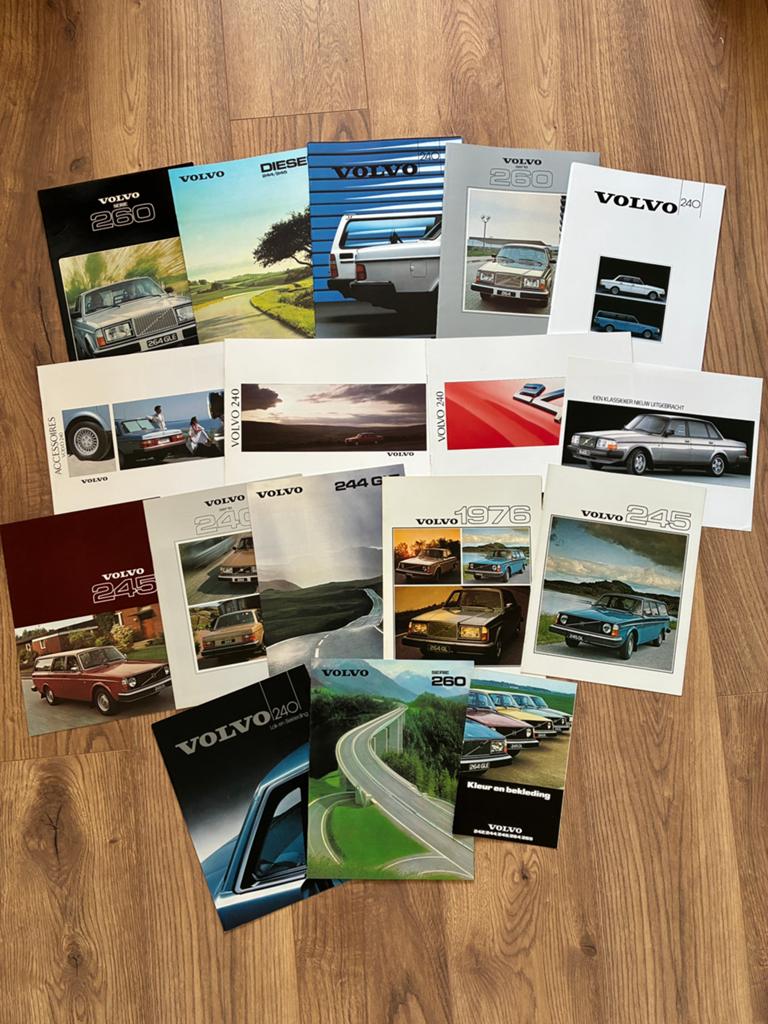 Volvo 240 / 260 brochures - 17 stuks, Ophalen of Verzenden, Zo goed als nieuw, Volvo