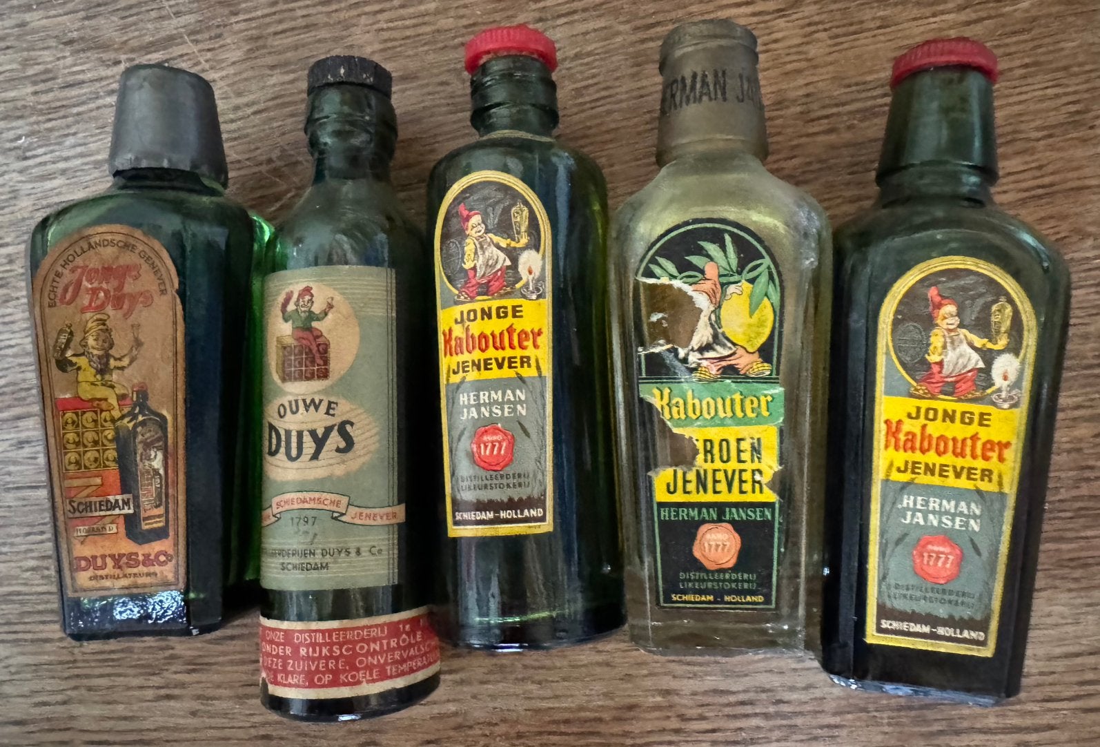5 oude kleine flesjes kabouter,ouwe duys en jonge duys, Ophalen of Verzenden, Gebruikt